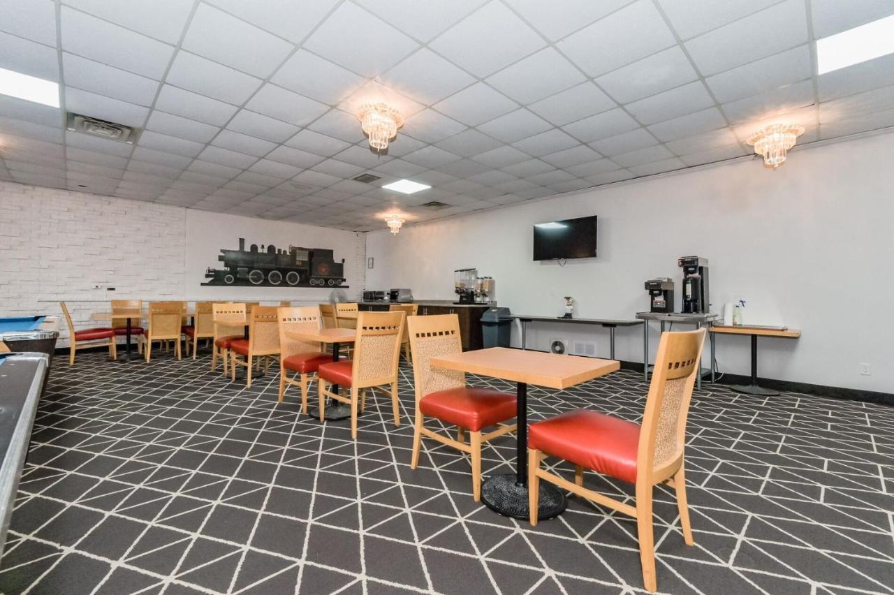 King Hotel Palmerston Екстериор снимка