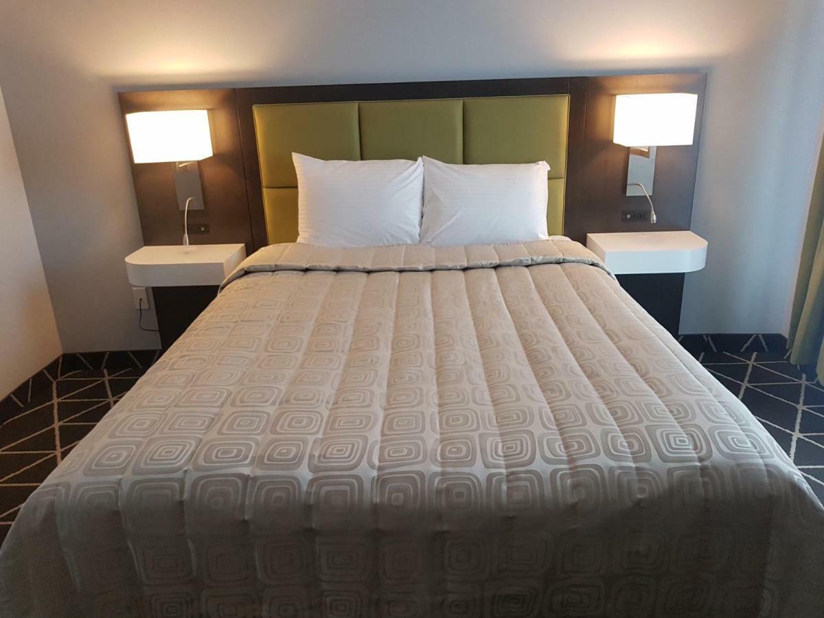 King Hotel Palmerston Екстериор снимка
